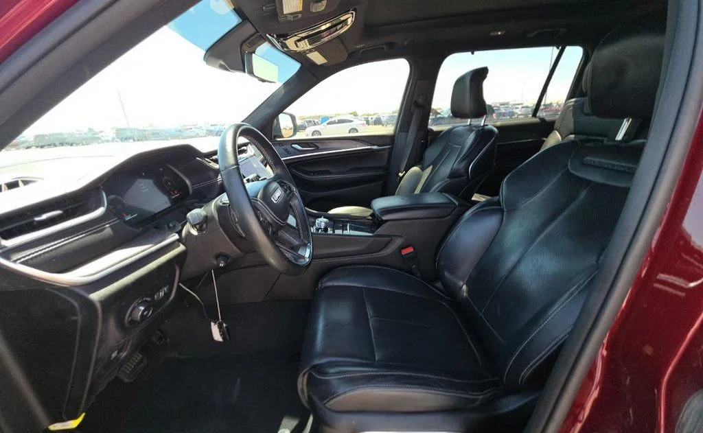 Used 2022 Red Jeep Overland image 13