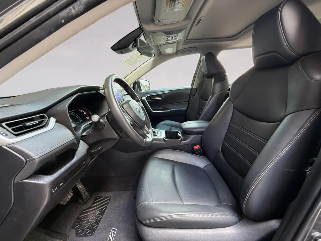 Used 2025 Gray Toyota XLE Premium image 10