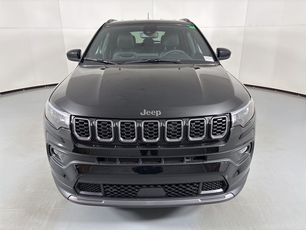 New 2026 Diamond Black Crystal Pearlcoat Jeep Latitude image 3