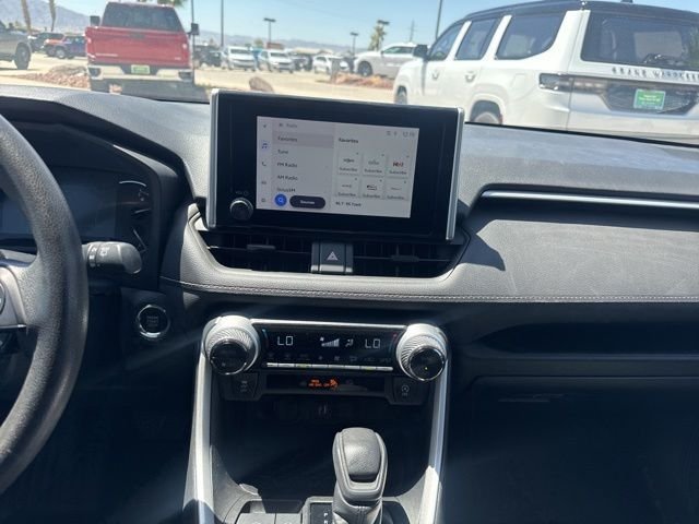 2023 Toyota RAV4 XLE - Photo 13