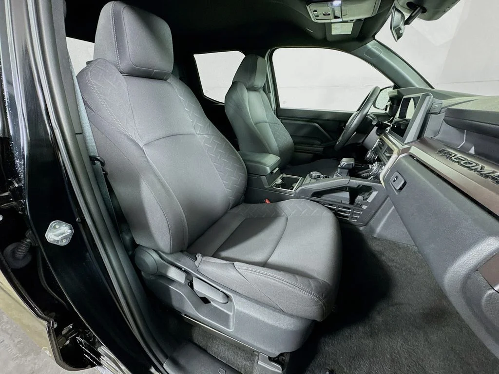 2025 Toyota Tacoma SR5 - Photo 32