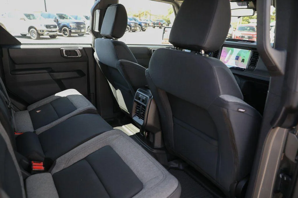 2025 Ford Bronco 4-Door Base - Photo 30