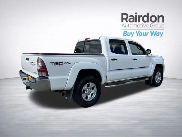 Used 2009 Super White Toyota  image 7