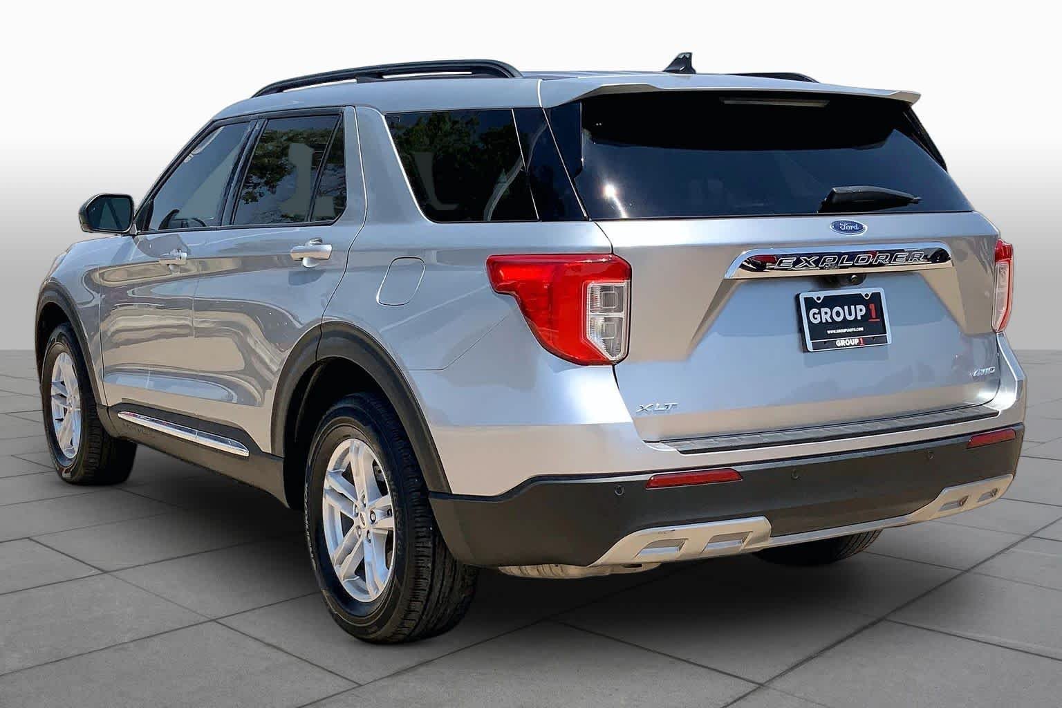 Used 2023 Iconic Silver Metallic Ford XLT image 12