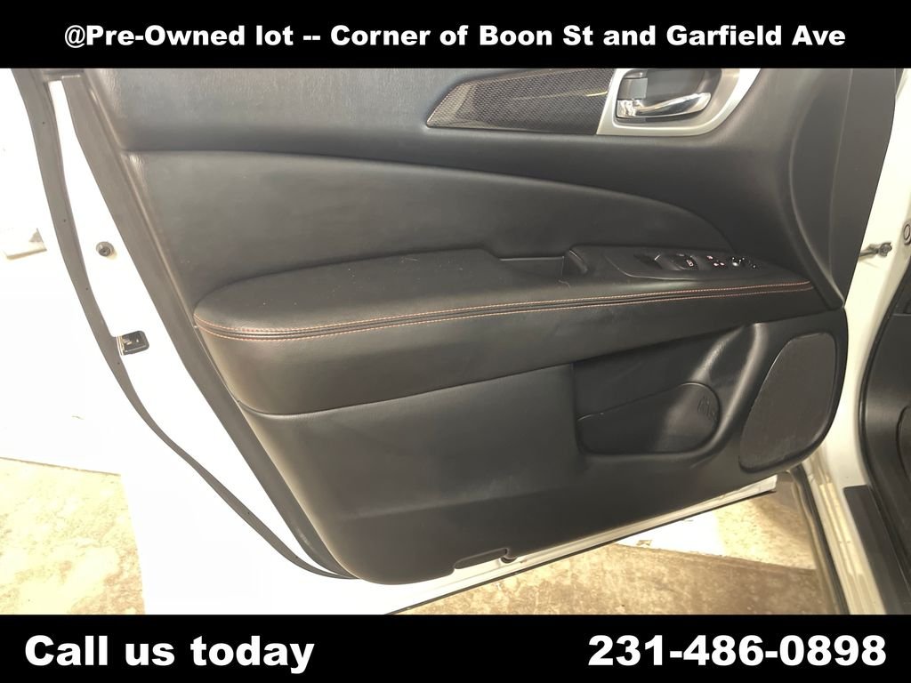 Used 2020 White Nissan SV image 15