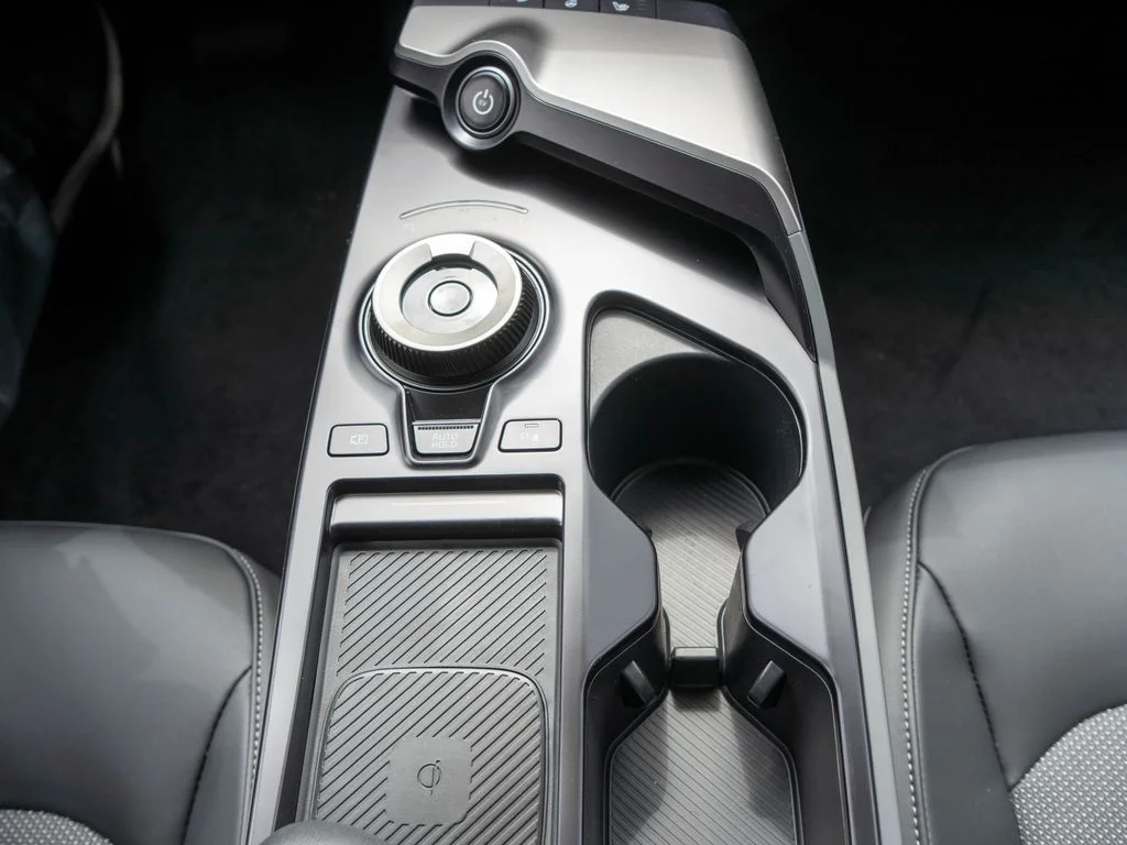 New 2026 Glacial White Pearl Kia LIGHT image 28