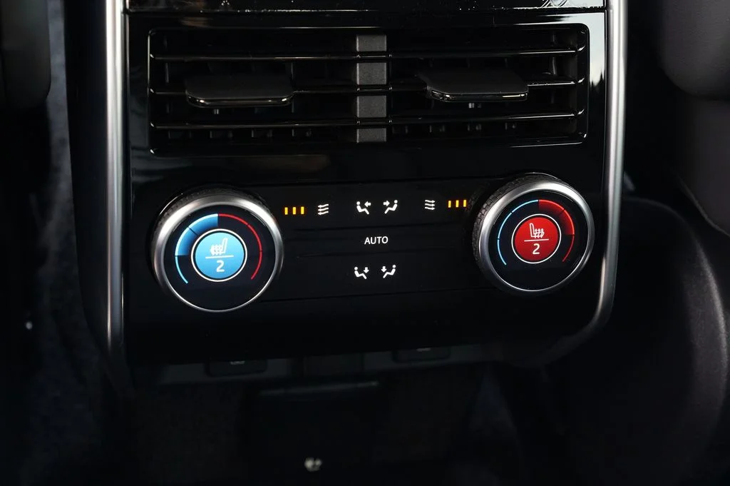 New 2026 Constellation Blue Ultra Metallic Gloss Land Rover SE image 35