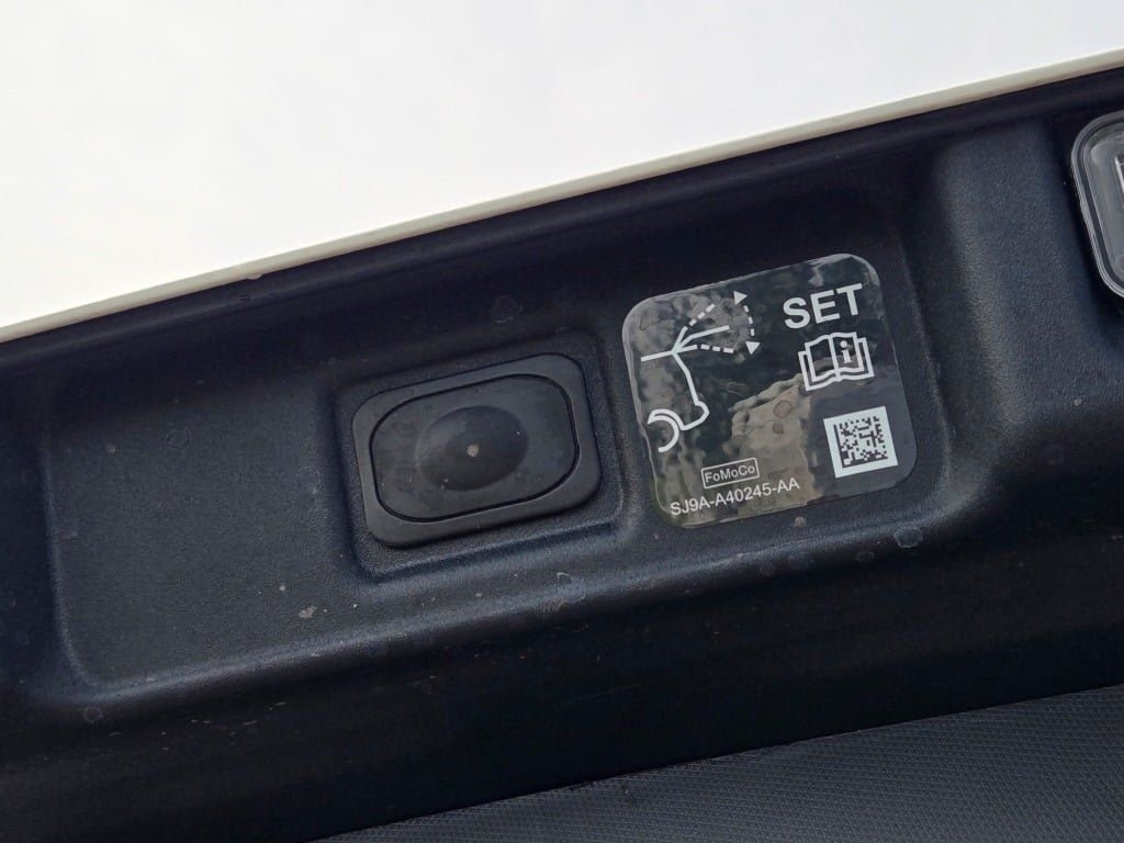 2025 Ford Mustang Mach-E Premium - Photo 17