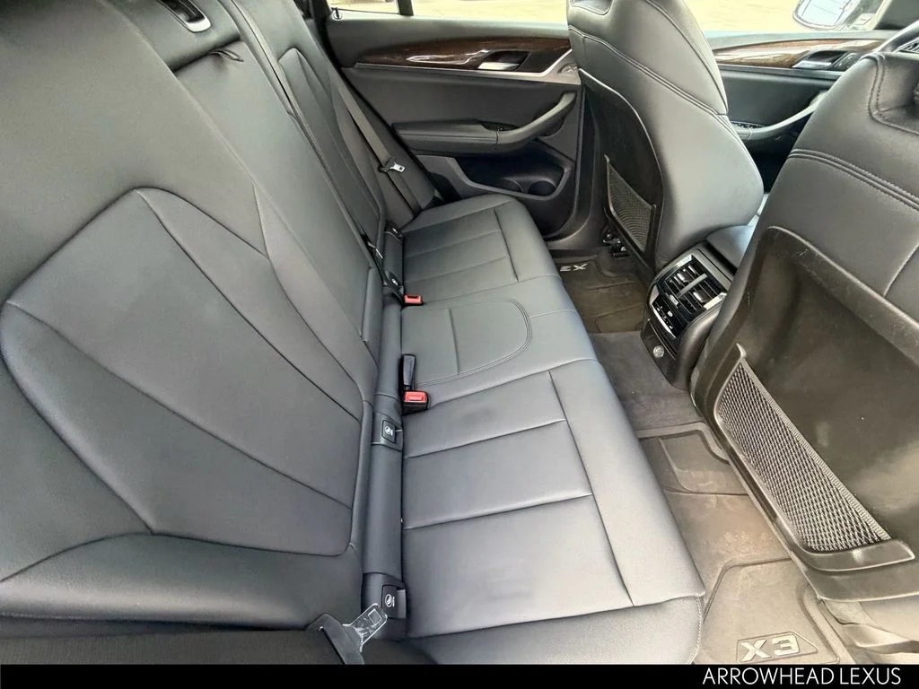 Used 2019 White BMW sDrive30i image 11