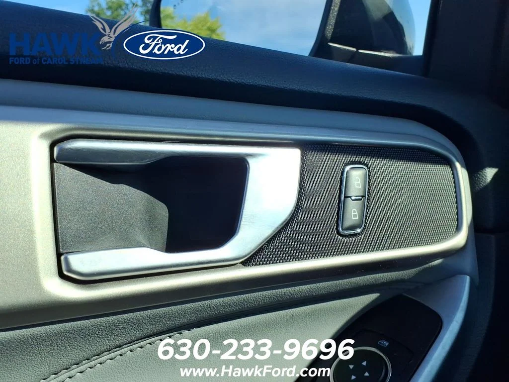 Certified Used 2023 White Metallic Ford XLT image 18