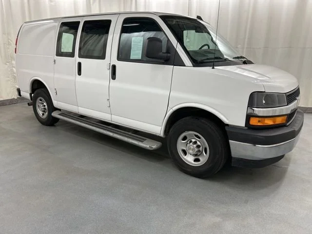 2024 Chevrolet Express 2500 Work Van HD's photo