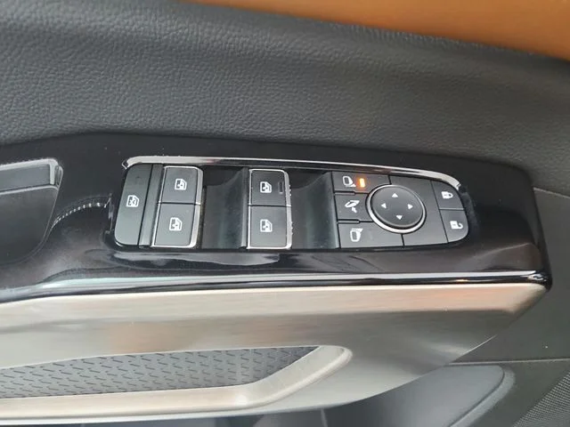 Used 2024 Gray Nissan Platinum image 33