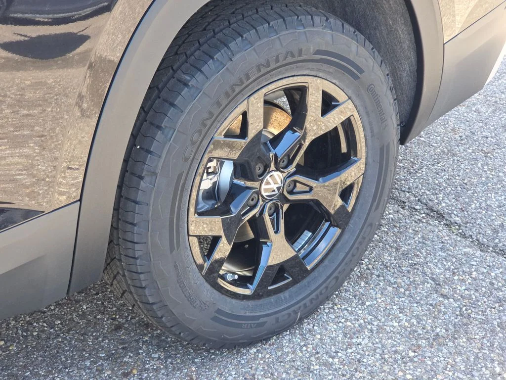 New 2026 Deep Black Pearl Volkswagen 2.0T Peak Edition image 7