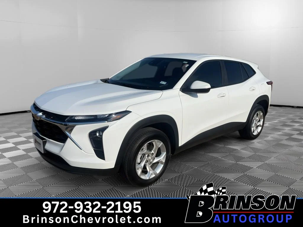 Used 2025 Summit White Chevrolet LS image 1