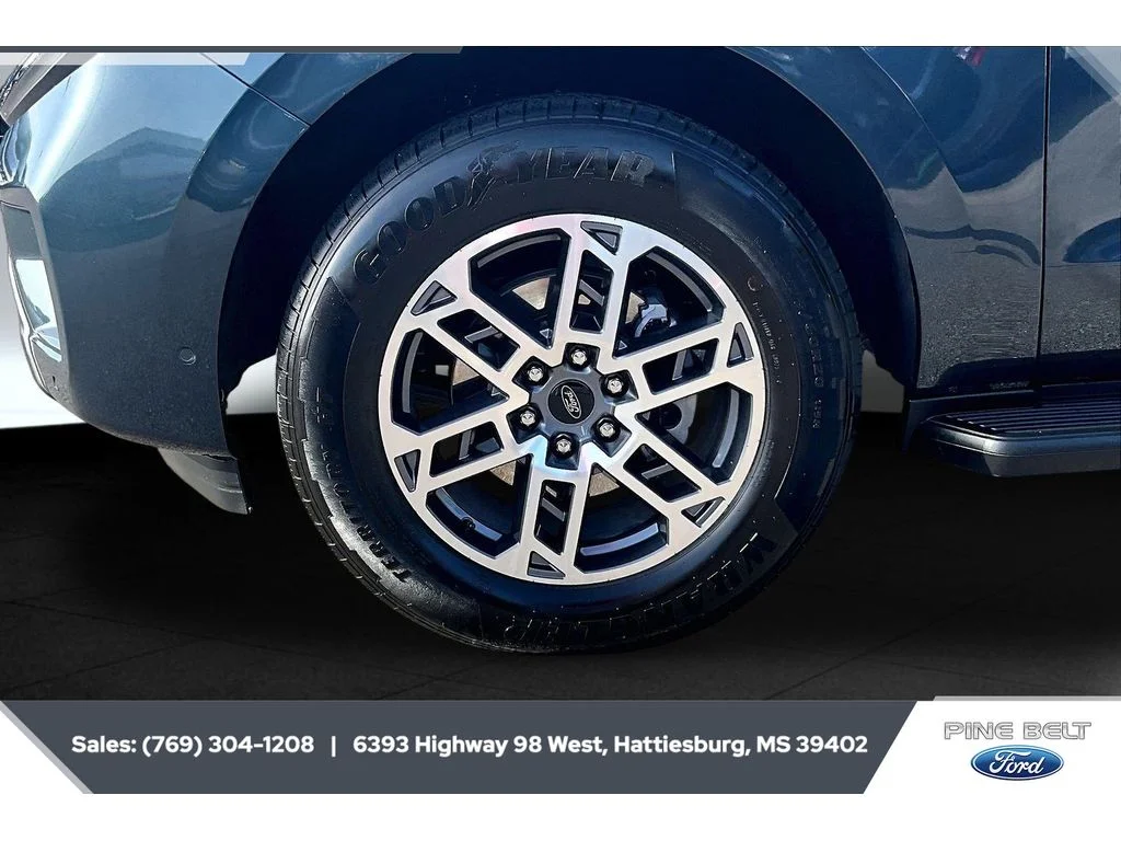 Used 2025 Stone Blue Metallic Ford Active image 7