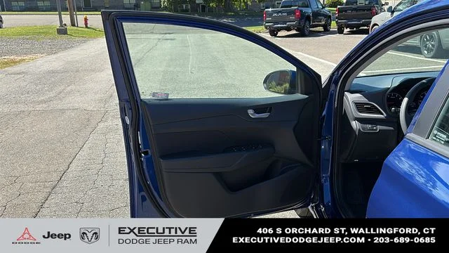 Used 2022 Blue Hyundai SE image 8