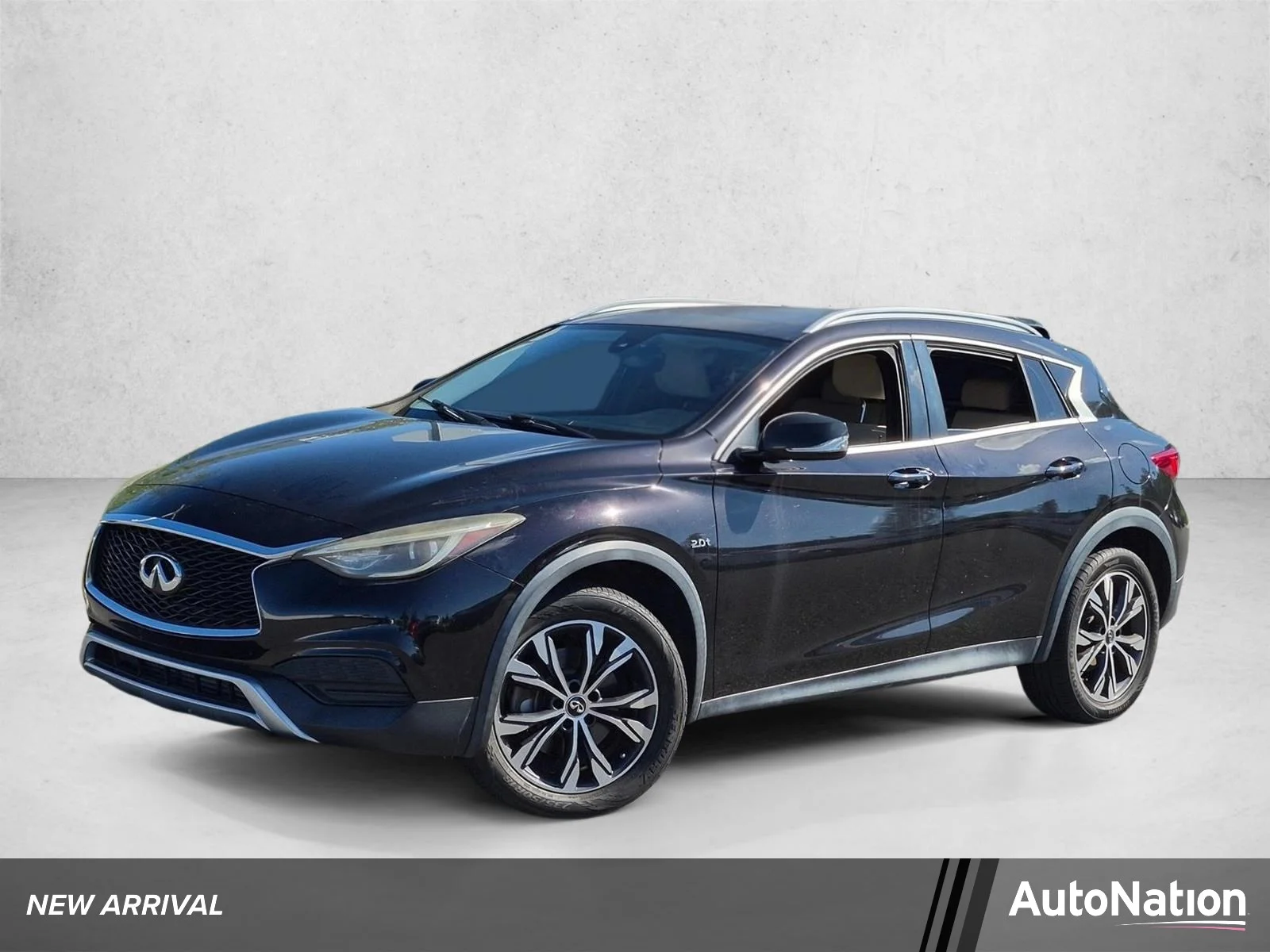 2017 INFINITI QX30 Luxury