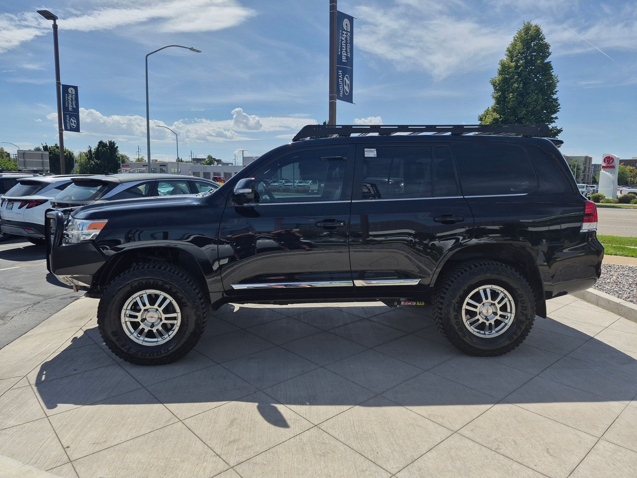 Used 2017 Midnight Black Metallic Toyota Base image 5