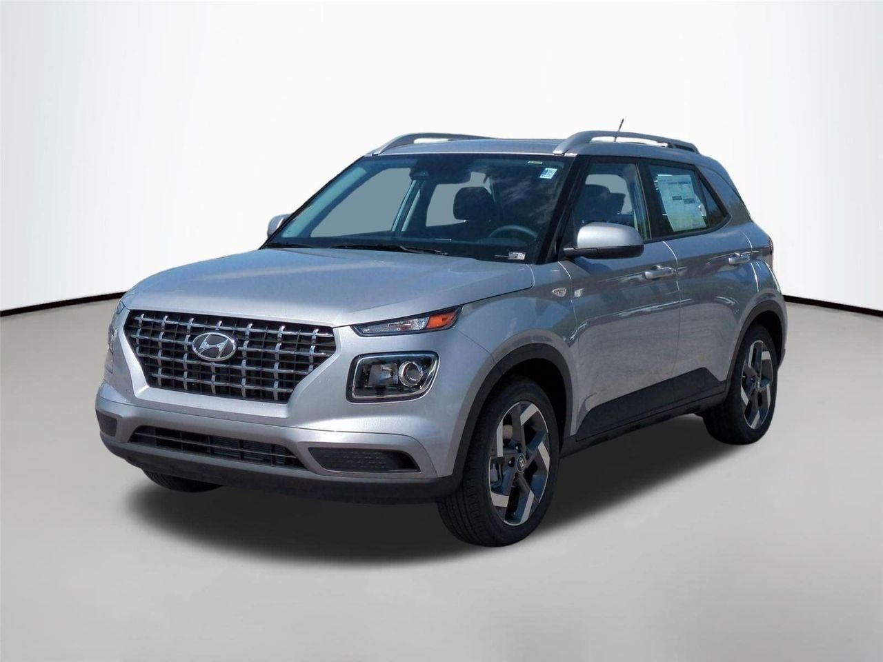 New 2026 Shimmering Silver Hyundai SEL image 1