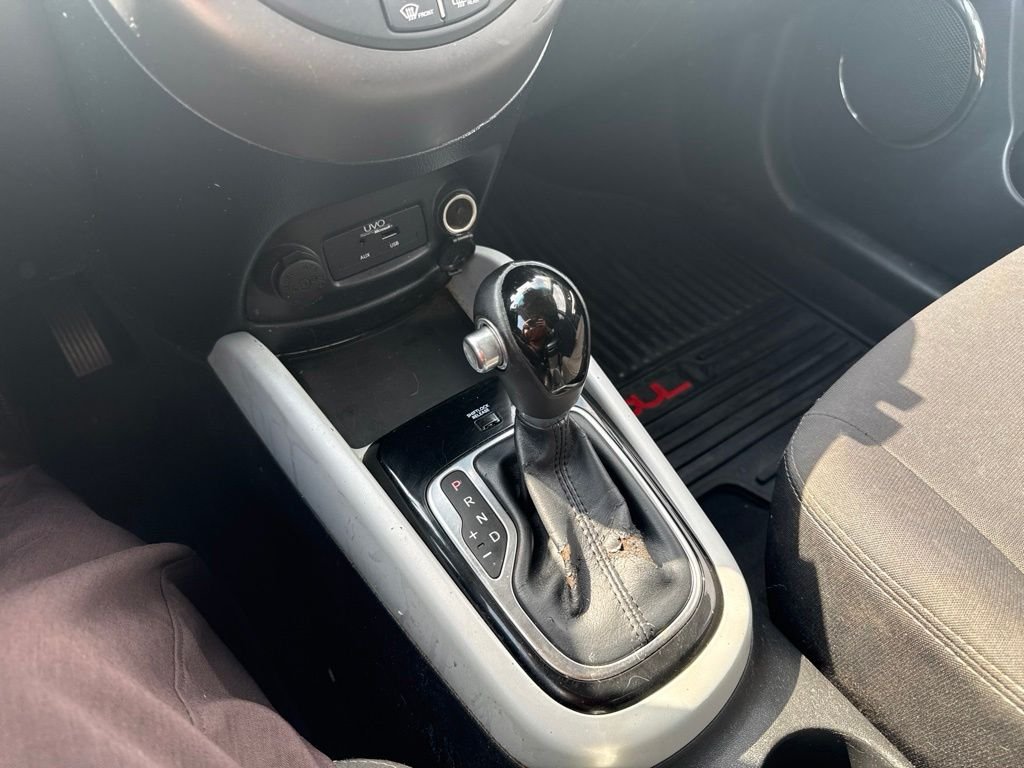 Used 2012 Green Kia Plus image 24