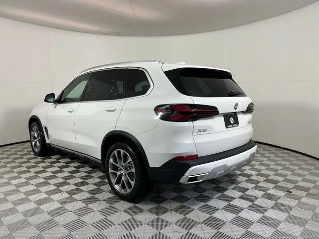 Used 2026 Alpine White BMW xDrive40i image 5