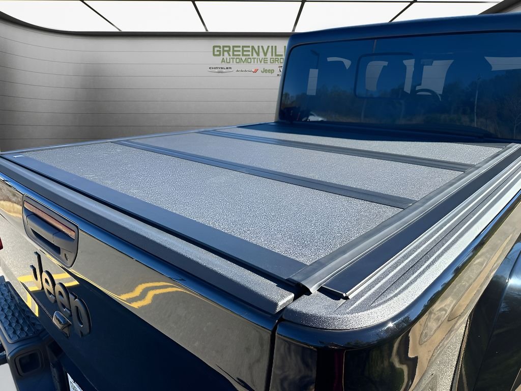 Certified Used 2023 Black Clearcoat Jeep Freedom image 25