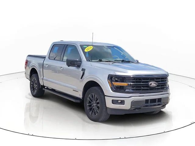 Used 2024 Silver Ford XLT image 3