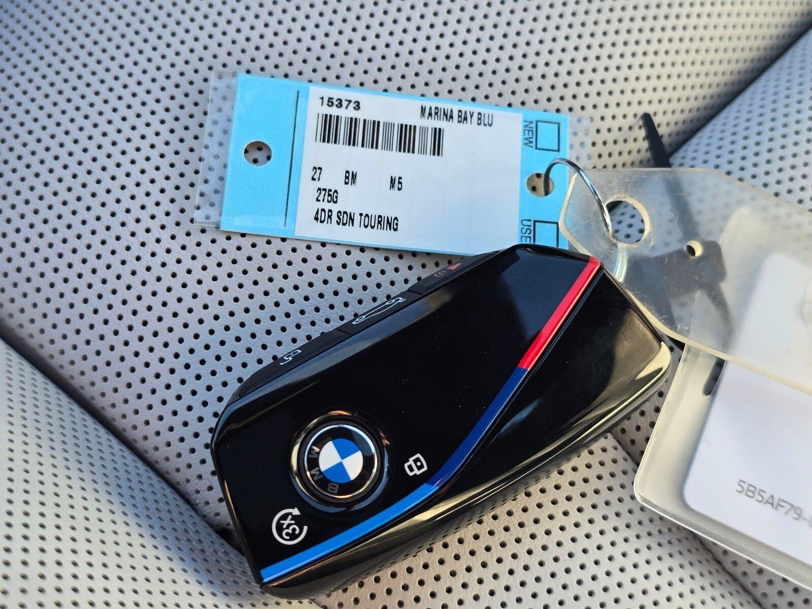 New 2027 Marina Bay Blue Metallic BMW Base image 32