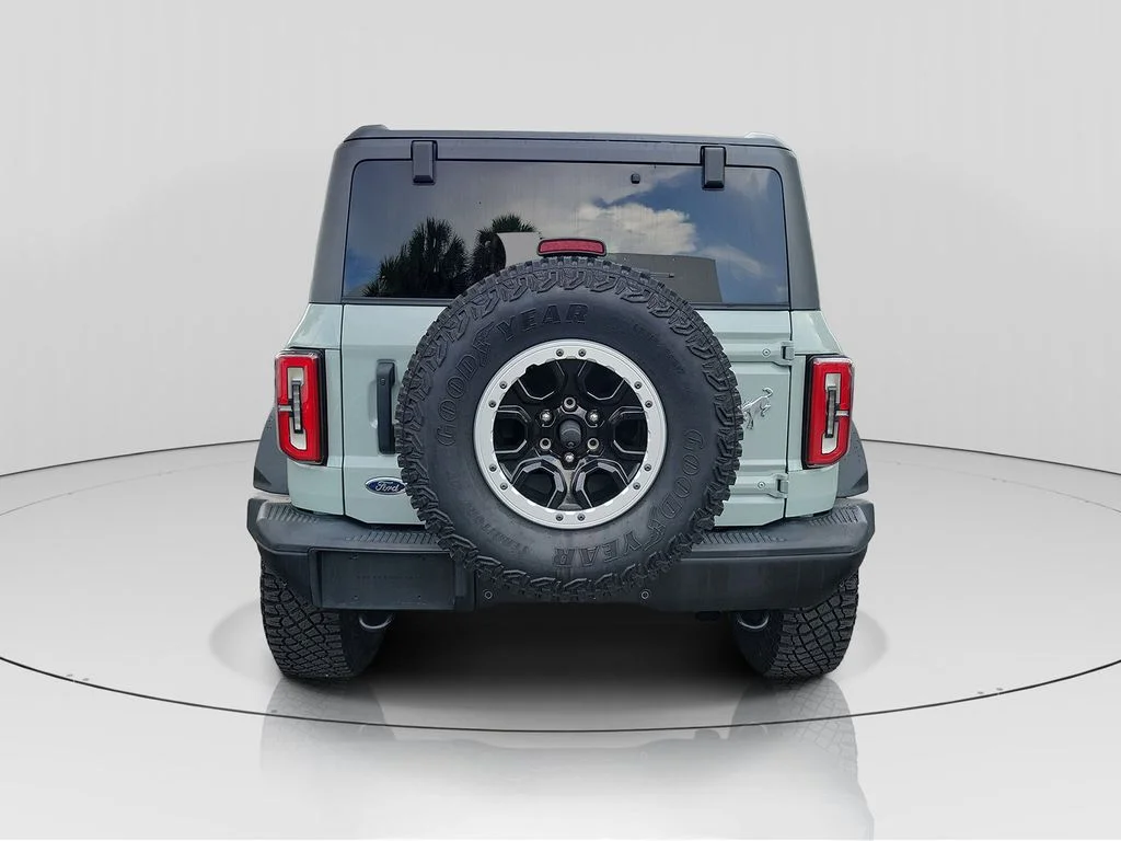 Used 2023 Gray Ford Badlands image 6