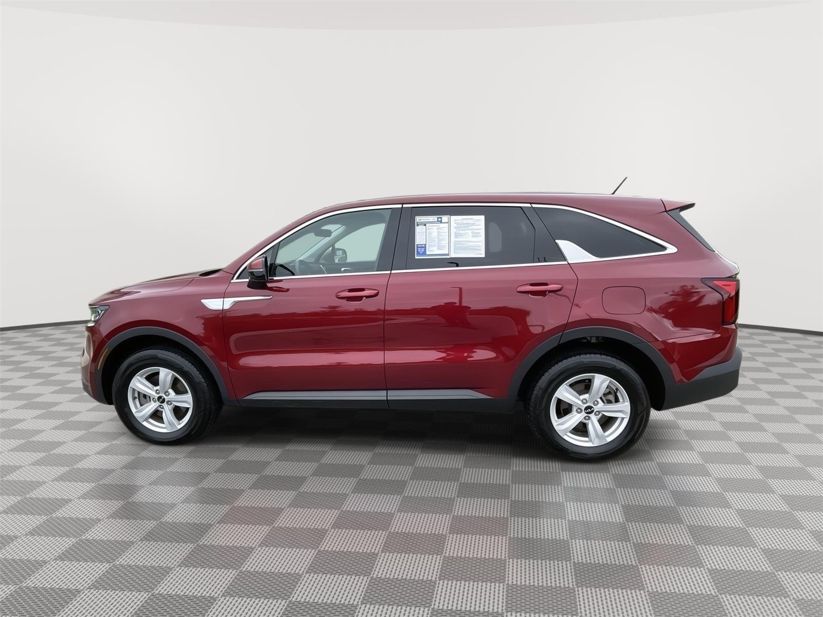 Used 2022 Passion Red Tintcoat Kia LX image 9