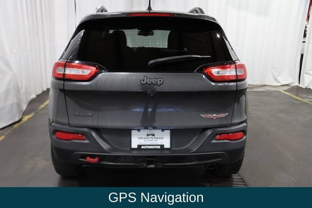 Certified Used 2016 Gray Jeep Trailhawk image 4