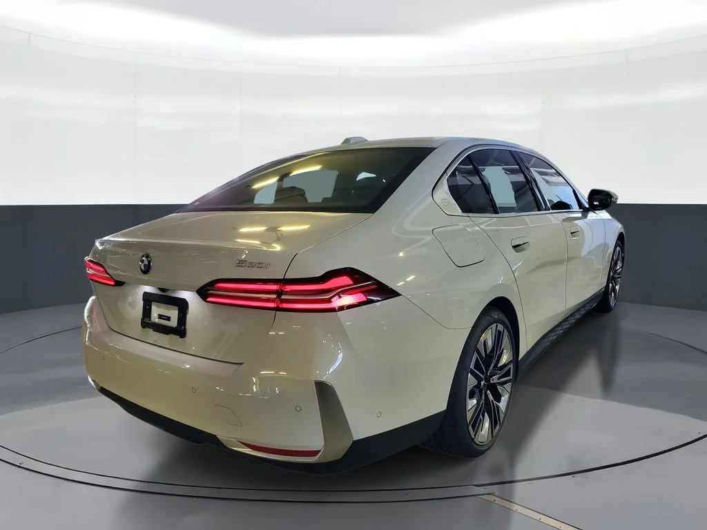 Used 2026 White BMW 530i image 3