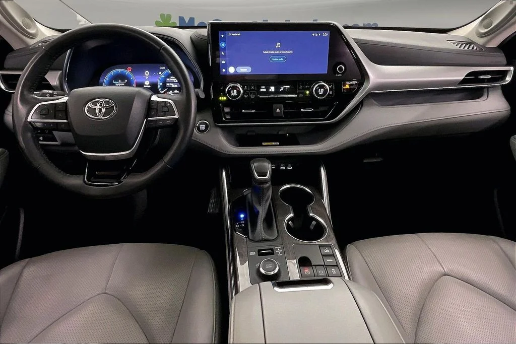 Certified Used 2023 Silver Toyota Platinum image 20