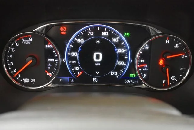 Used 2022 White GMC SLT image 29
