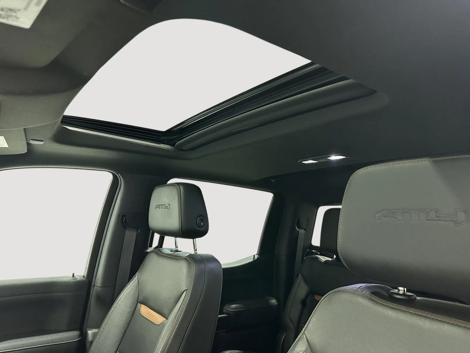 Used 2021 SUMMIT WHITE GMC AT4 image 14