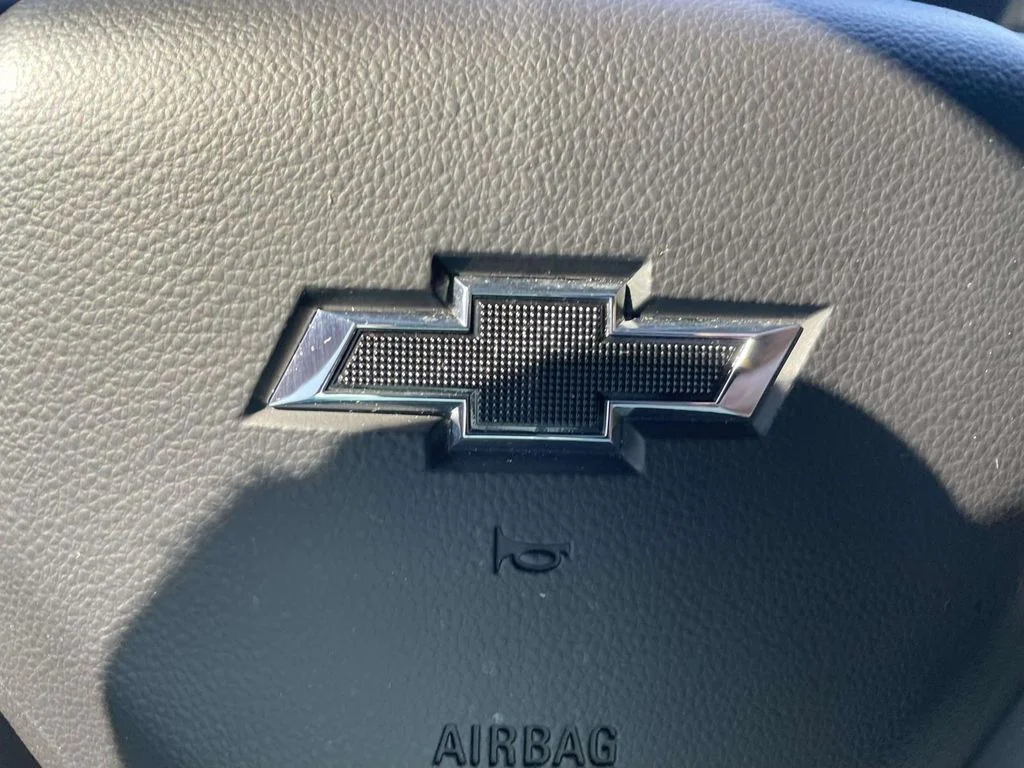 Used 2024 Summit White Chevrolet Z71 image 31