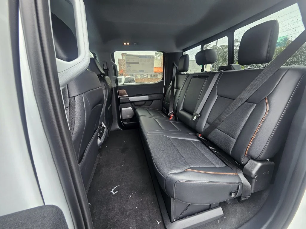 New 2027 Oxford White Ford F-250® Lariat® image 12