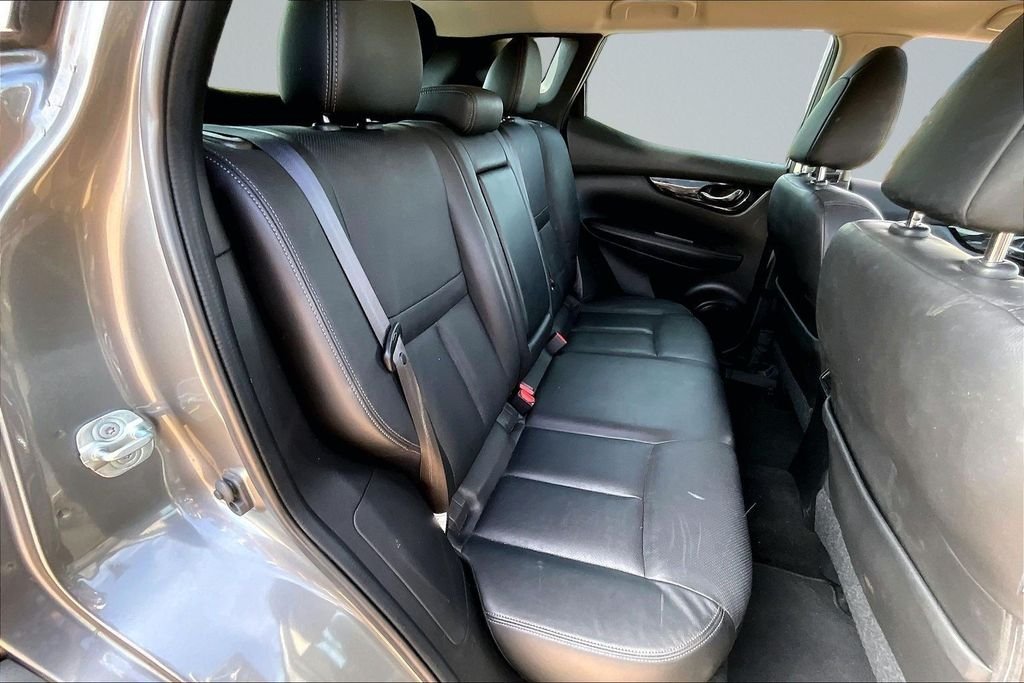 Used 2017 Gray Nissan SL image 24