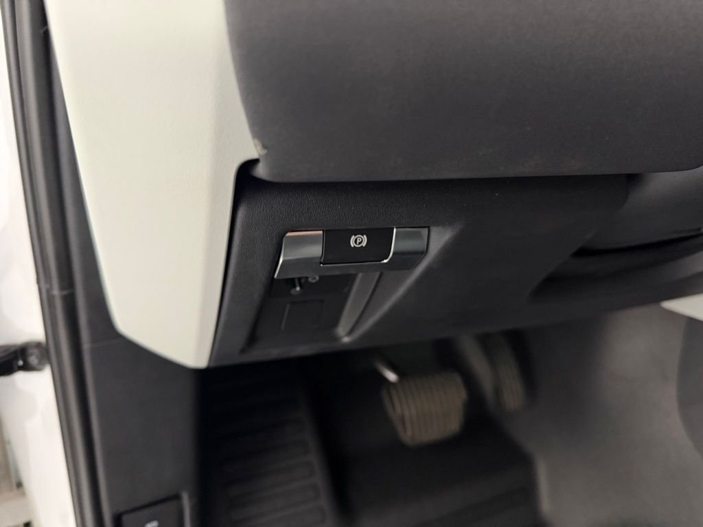 2023 Land Rover Defender SE - Photo 16