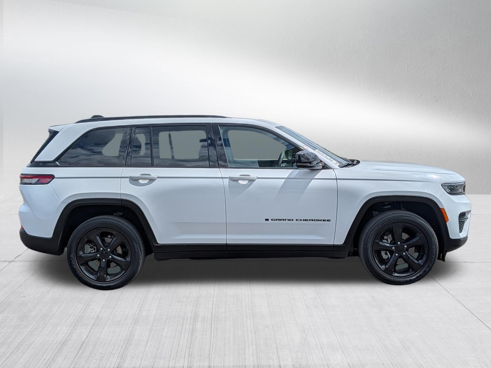 Used 2023 Bright White Clearcoat Jeep Altitude X image 8