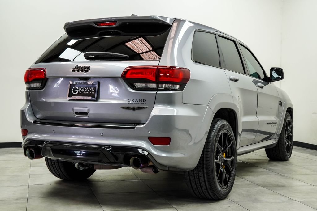 Used 2021 Silver Jeep Trackhawk image 12