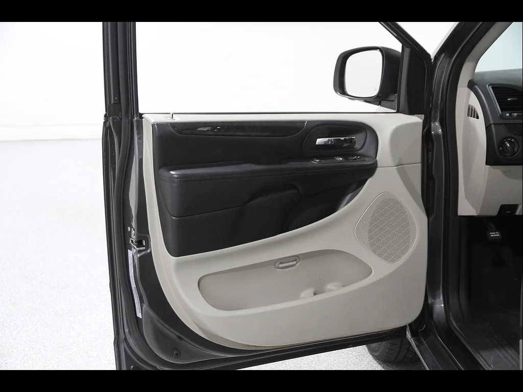 Used 2016 Granite Crystal Metallic Clear Coat Dodge American Value Package image 4