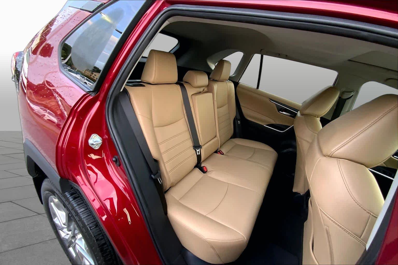 Used 2024 Ruby Flare Pearl Toyota XLE Premium image 19
