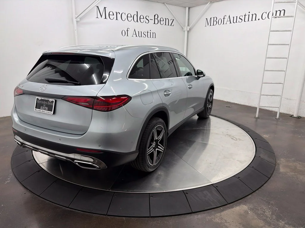 New 2027 Silver Mercedes-Benz GLC 300 image 7