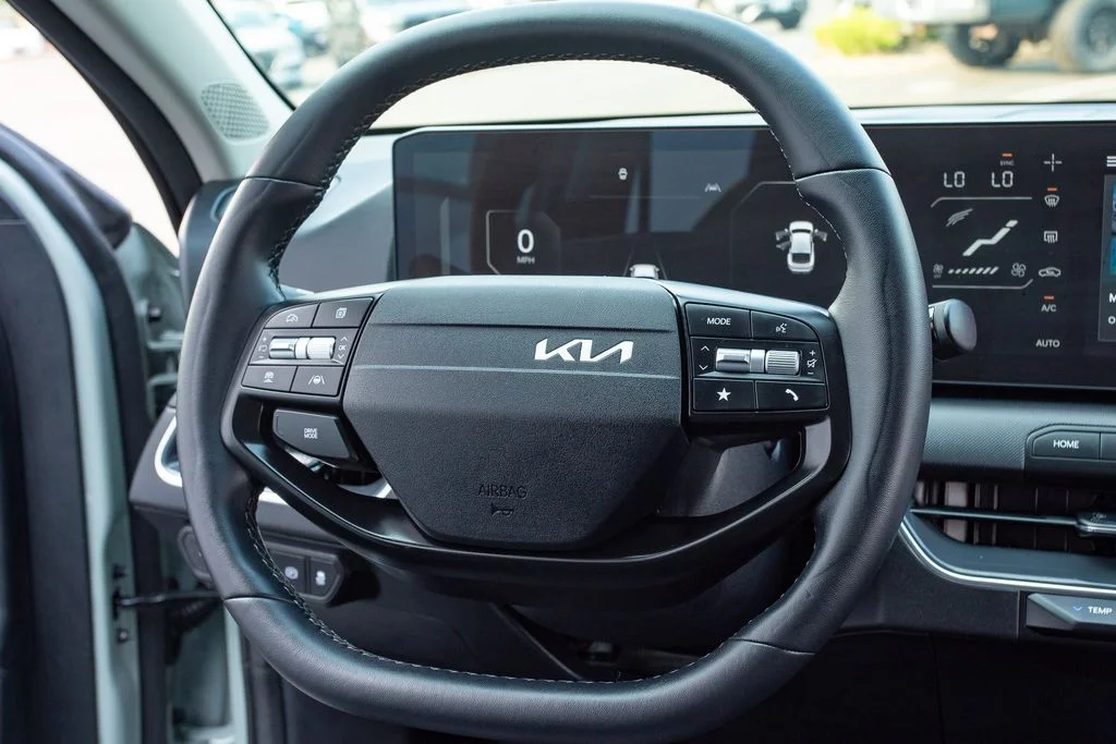 Used 2025 Morning Haze Kia EX image 21