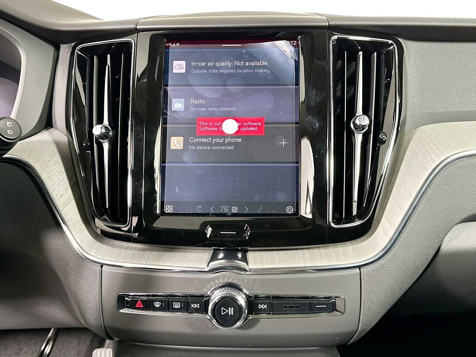 2025 Volvo XC60 Plus - Photo 13