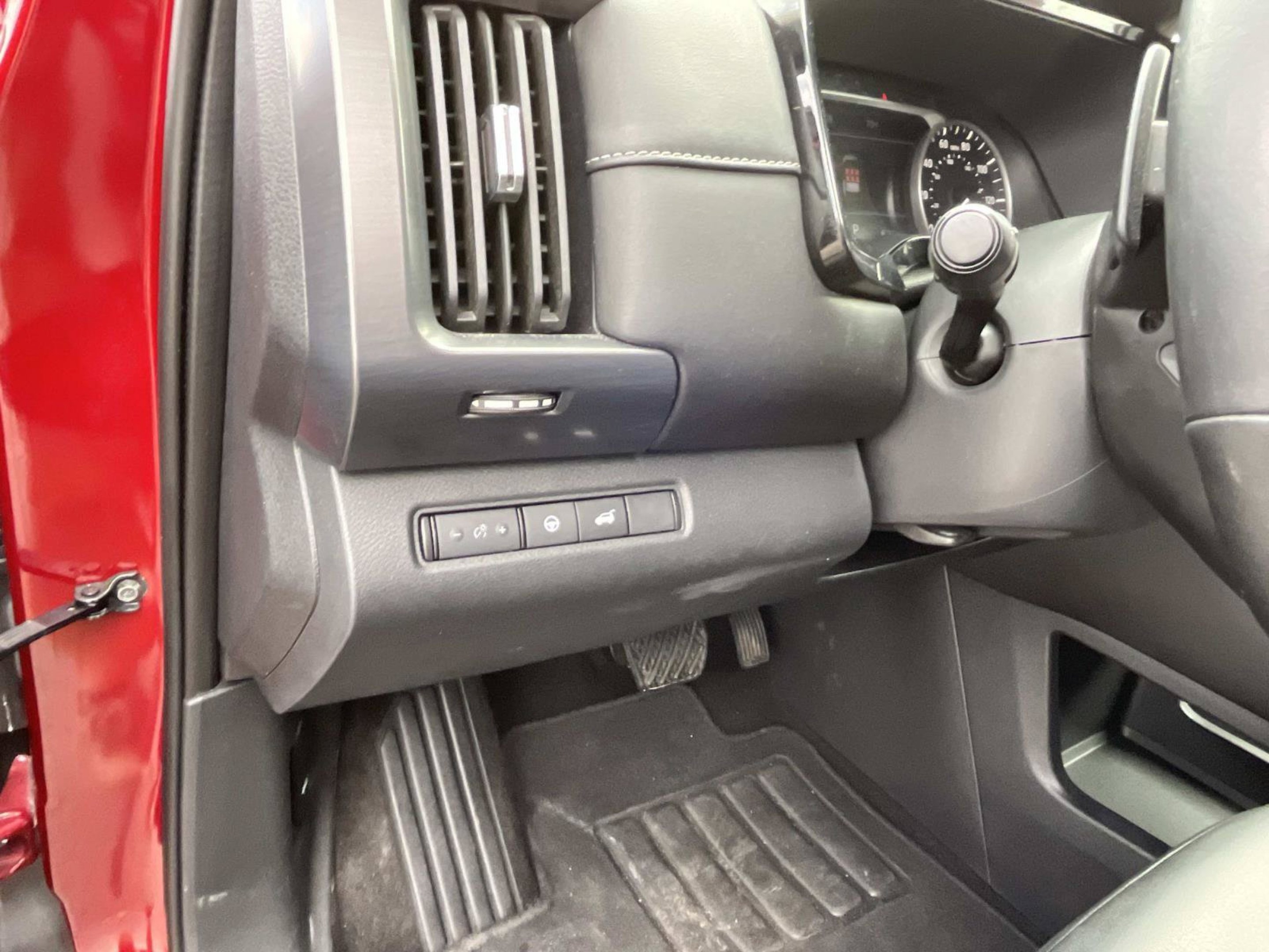 Used 2023 Scarlet Ember Tintcoat/Super Black Nissan SL image 28