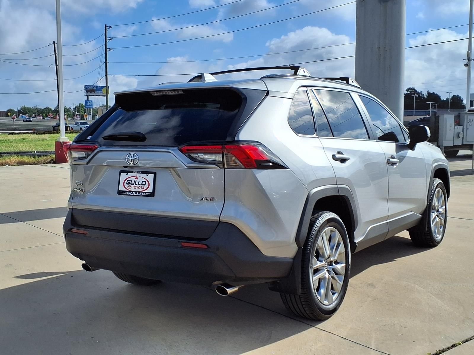Certified Used 2023 Silver Sky Metallic Toyota XLE Premium image 6