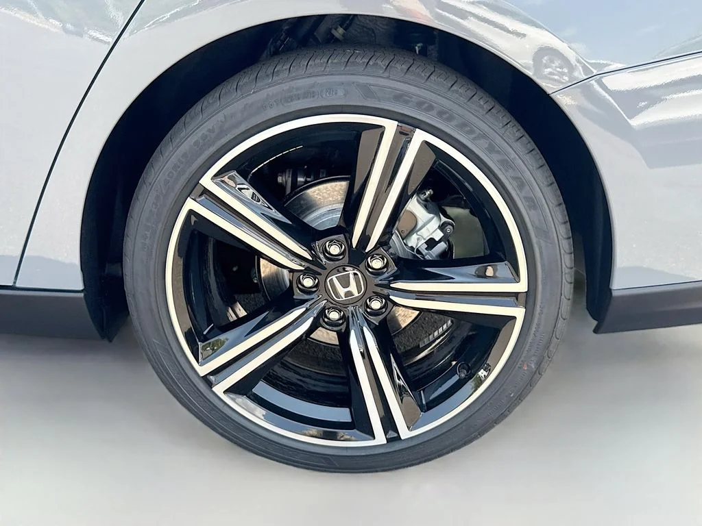 New 2026 Urban Gray Pearl Honda SE image 7