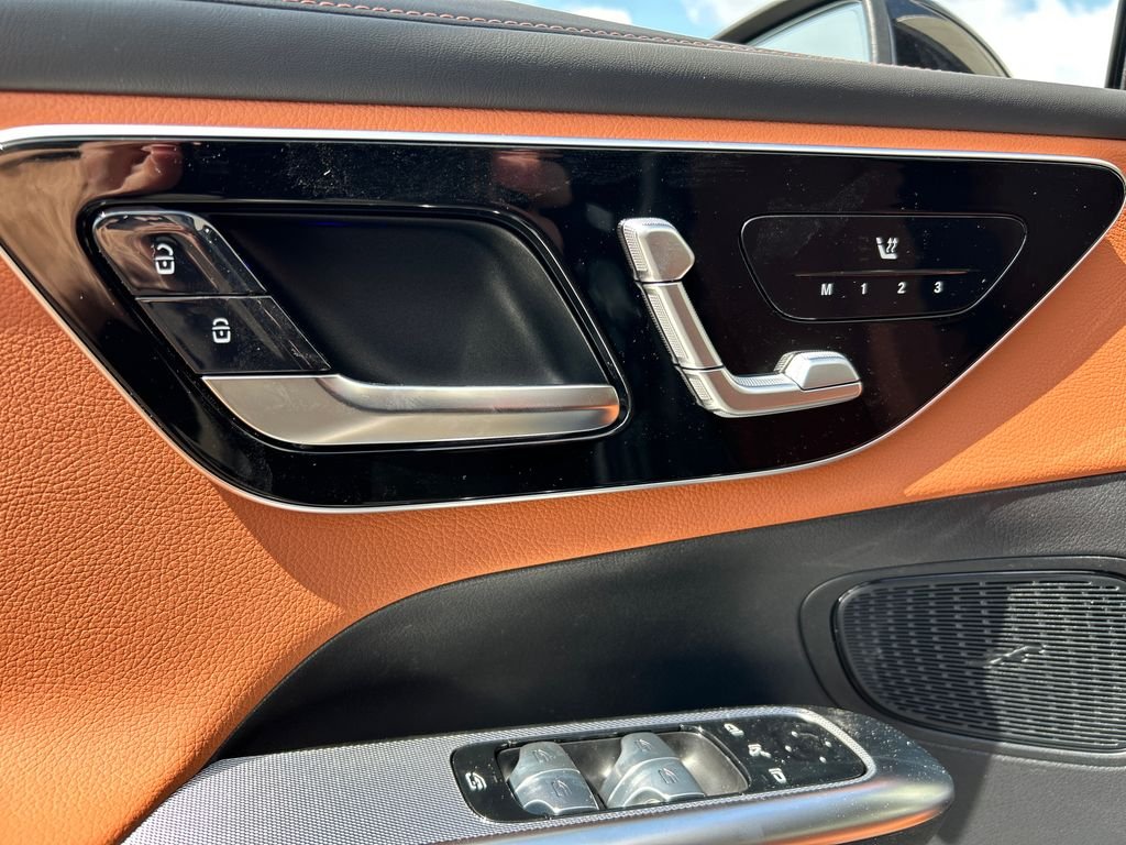 New 2027 Black Mercedes-Benz GLC 300 image 11